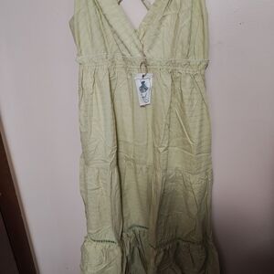 easel Light Lime Sleeveless V-Neck Tiered Midi Dress